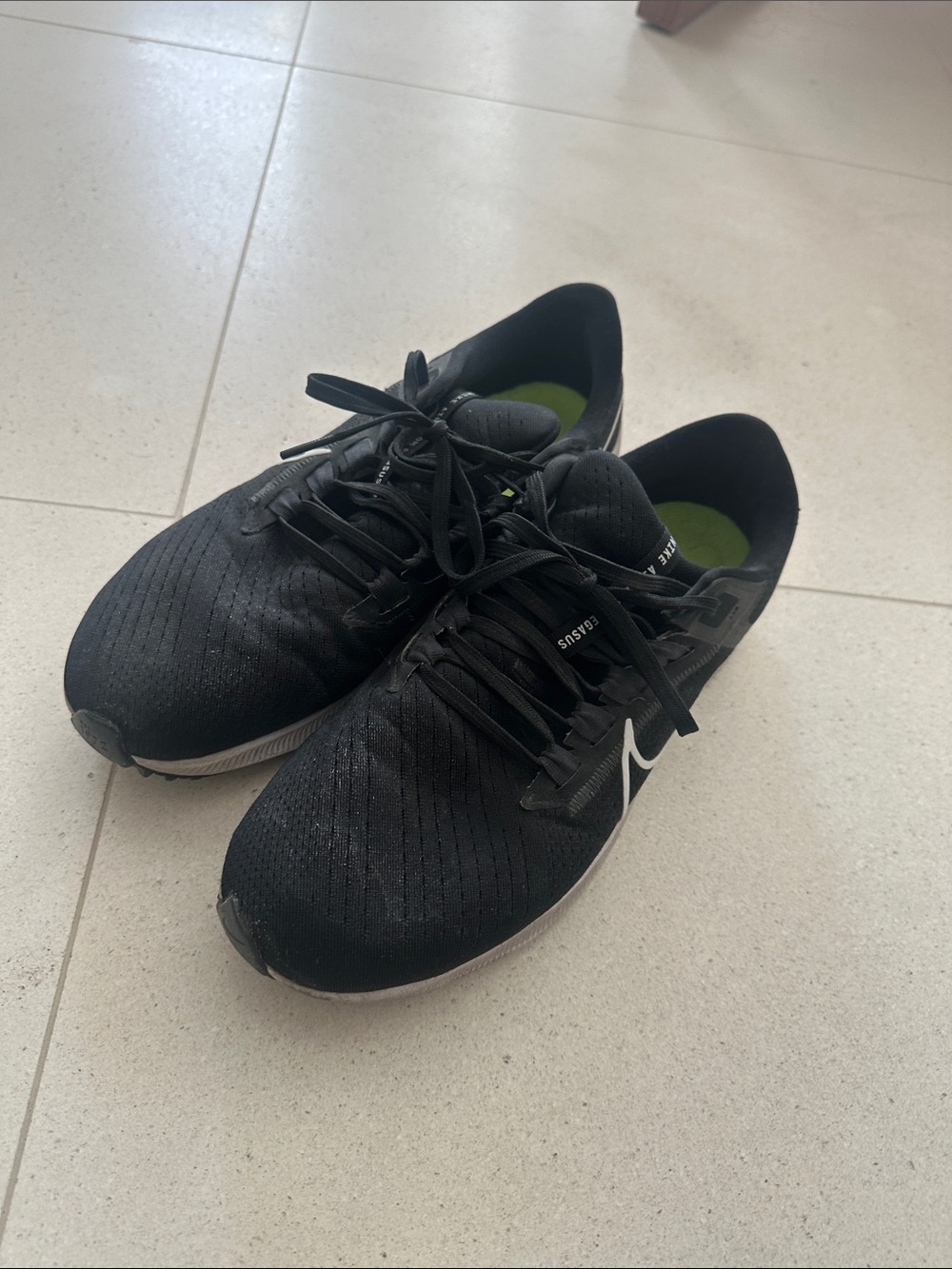 Nike Men’s Black Athletic Running Shoes with Lime Insoles